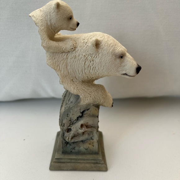 New Snow Cone polar bears sculpture - Picture 2 of 5